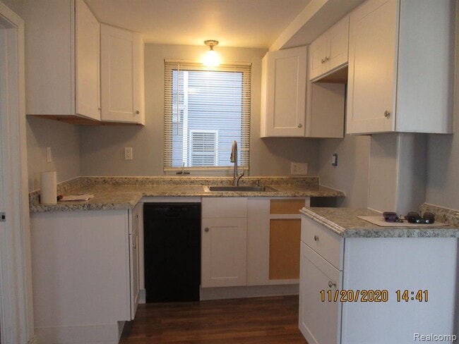 Building Photo - 160 Roehrig St