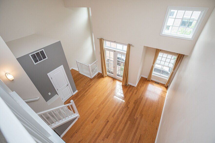 Building Photo - 517 N Park Ave