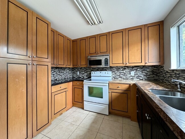 Building Photo - 5324 Bosque Ln