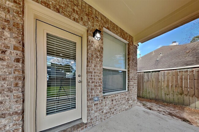 Building Photo - 8402 Sports Haven Dr