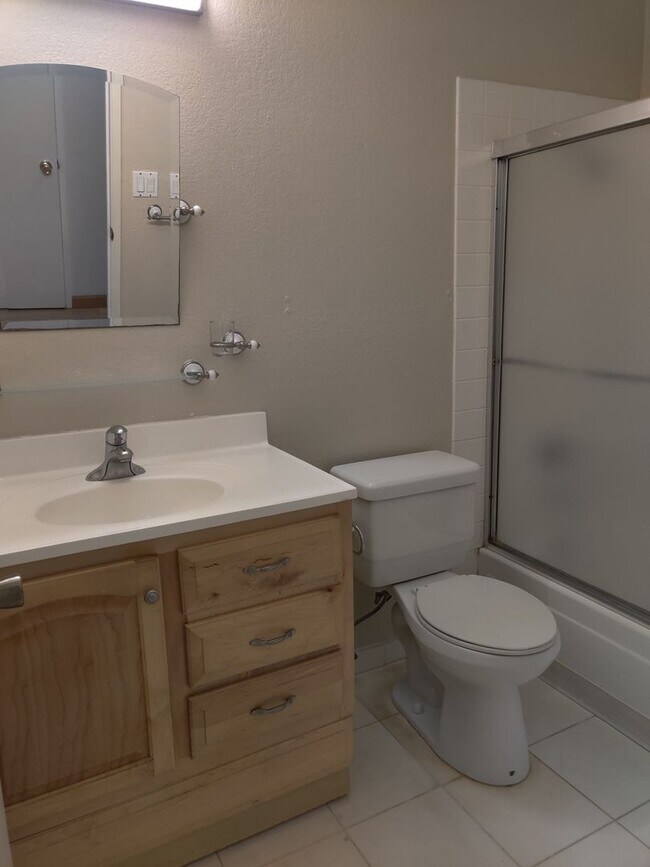 Building Photo - Beautiful Condo South Fremont Community - ...