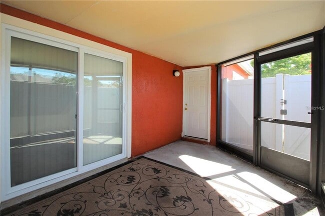 Building Photo - 215 Dorchester Square