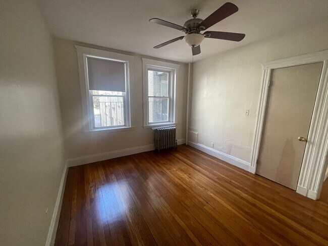 Building Photo - 133 Washington St