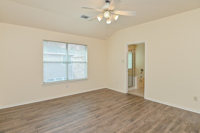 Building Photo - 16827 Bellmoor Ln