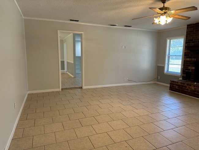 Building Photo - 422 Hardee Dr