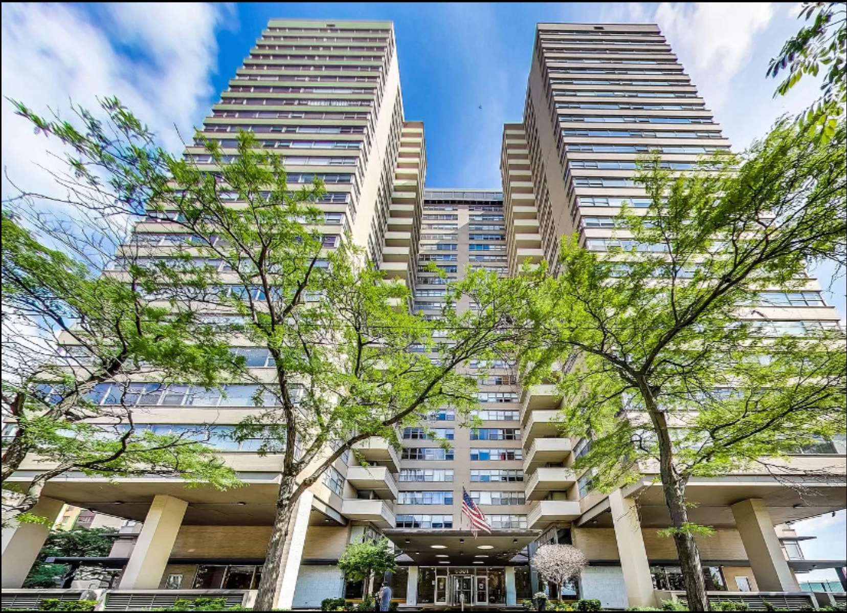 Building Photo - 6301 N Sheridan Rd