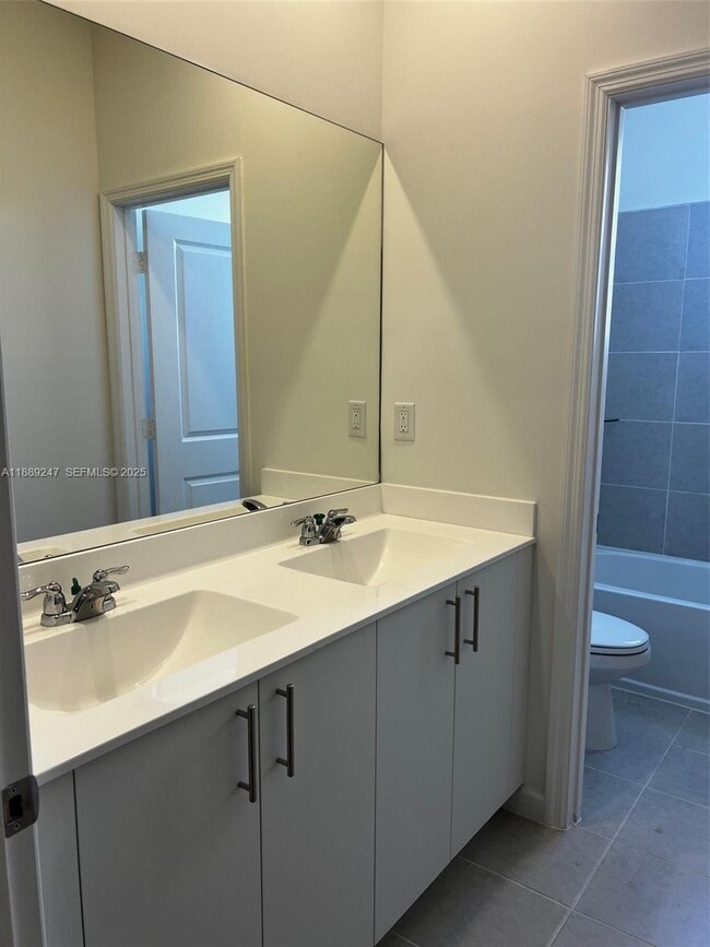 Building Photo - 2651 SE 24th Dr