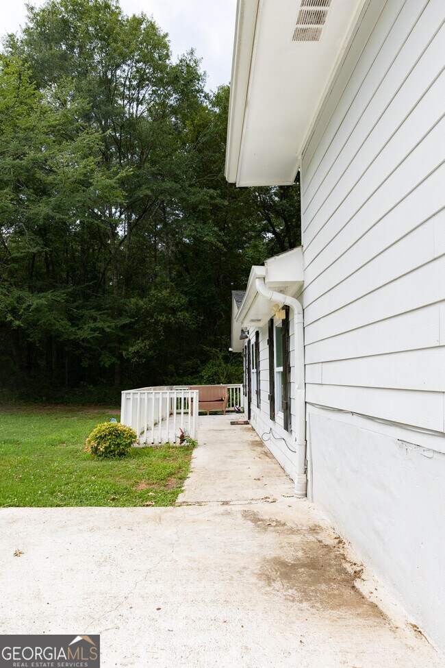 Building Photo - 1594 Pates Creek Rd
