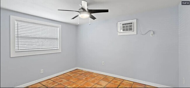 Building Photo - 1115 Highland St N