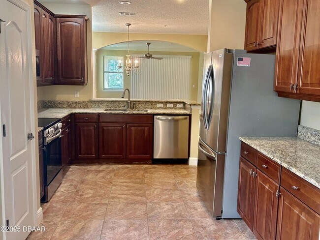 Building Photo - 115 Riverview Bend S