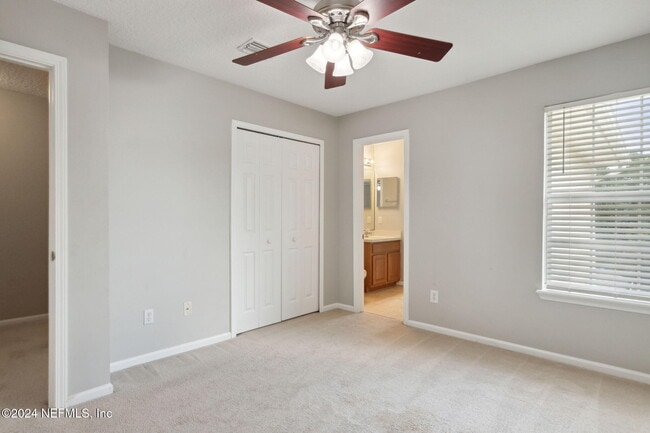 Building Photo - 574 Southbranch Dr