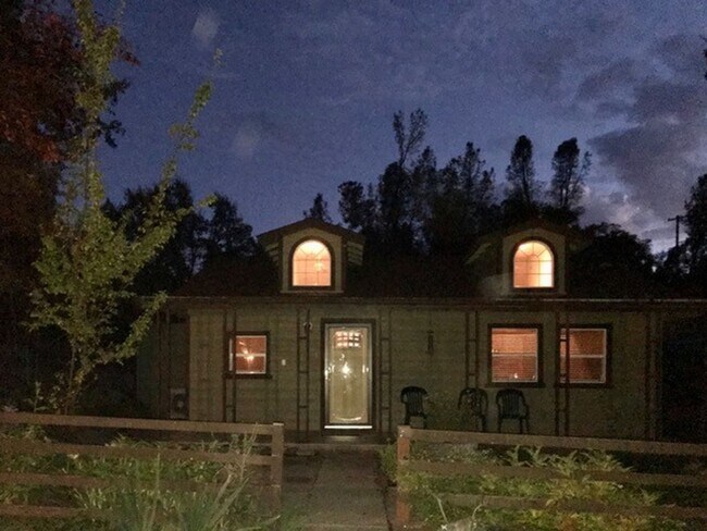 Building Photo - Completely Renovated in 2012; adorable energy-efficient Country home w/ Guest House on 1 mostly l...