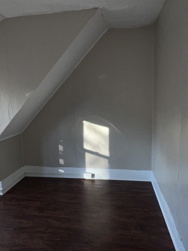 Building Photo - 367 Hawley St