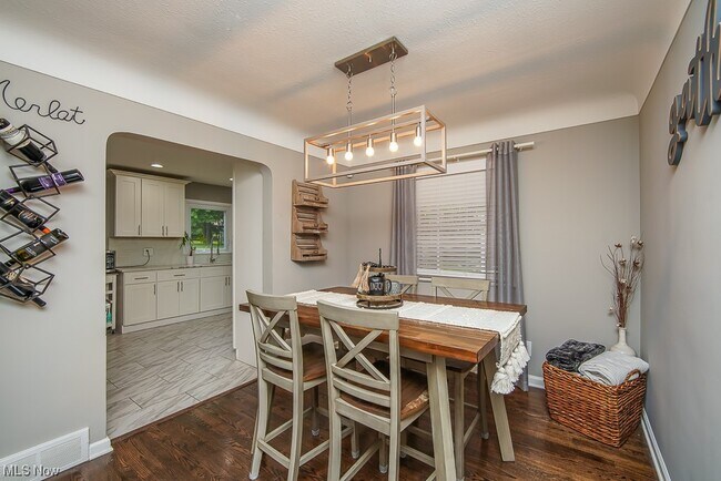 Building Photo - 6514 Bonroi Dr