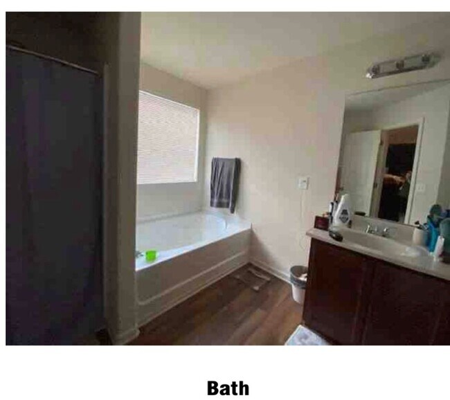 Building Photo - Beautiful 4-Bedroom Home in Elon, NC