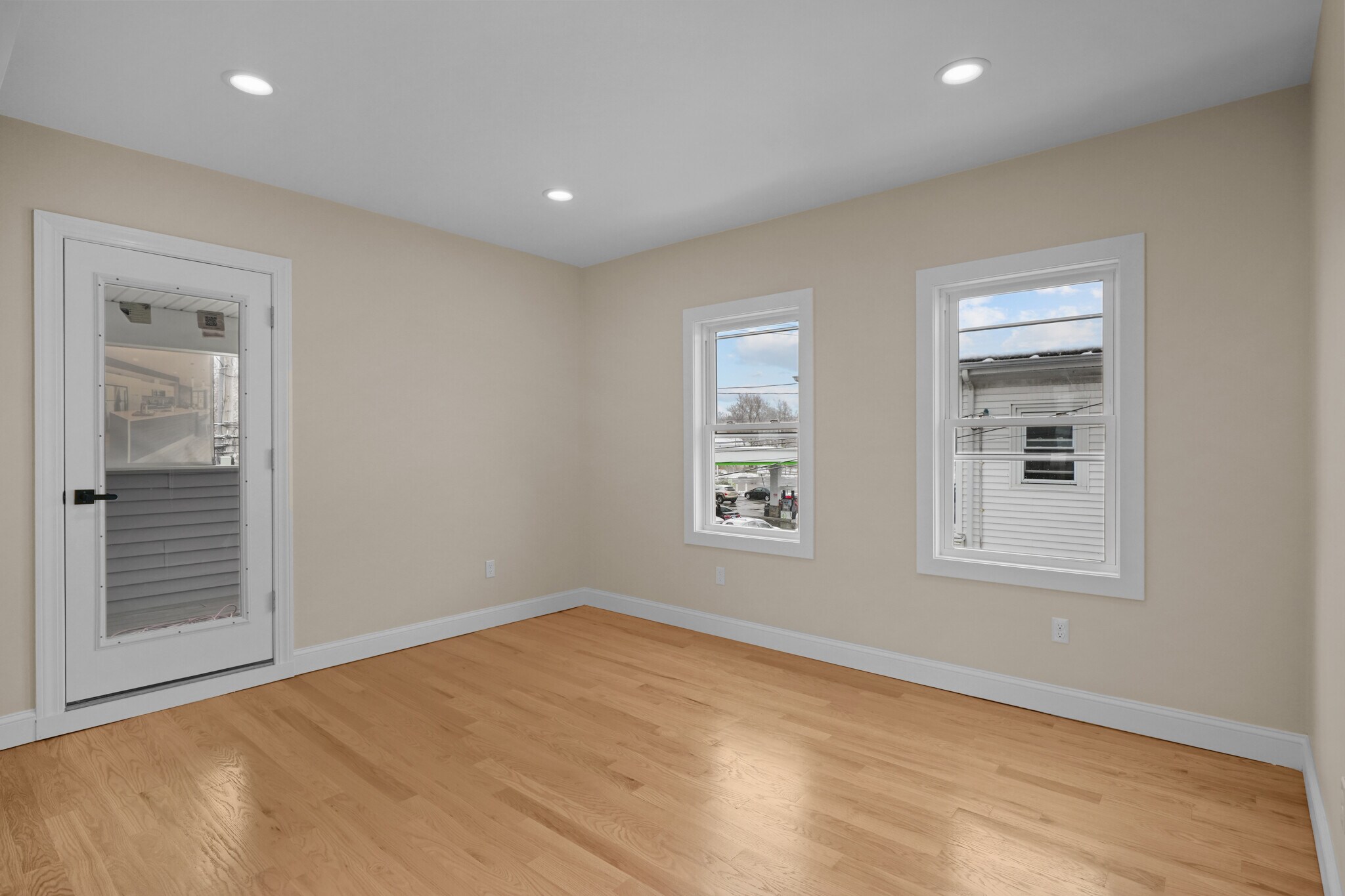2nd Floor Living room balcony access - 670 Killingly St