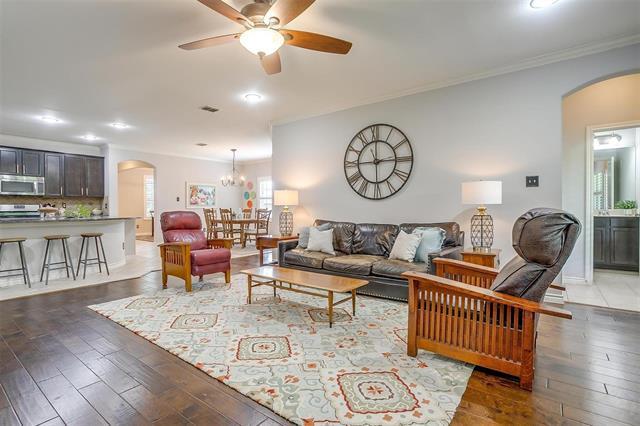 Building Photo - 13704 Southern Oaks Dr