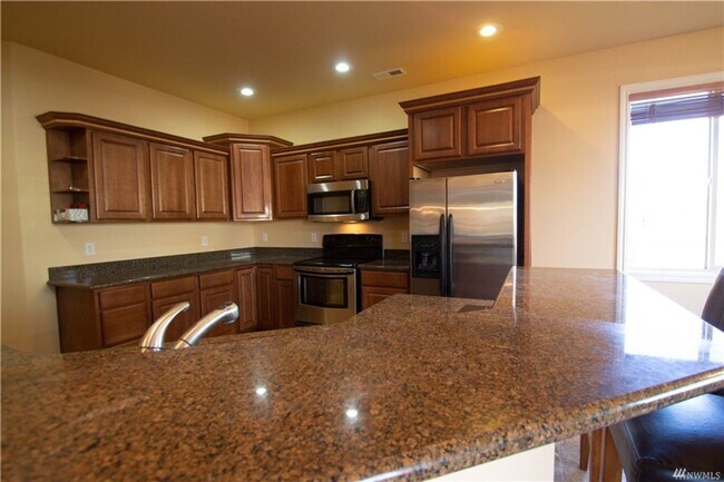 Building Photo - 523 N Paxson Dr
