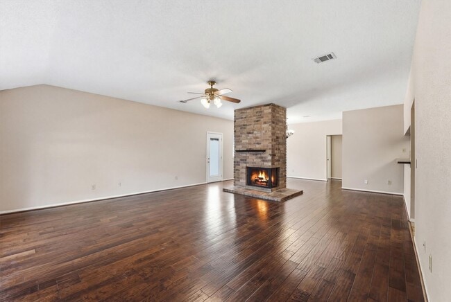 Building Photo - 17219 Kettle Creek Dr