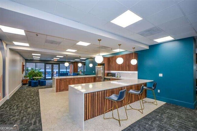 Building Photo - 620 Peachtree St NE