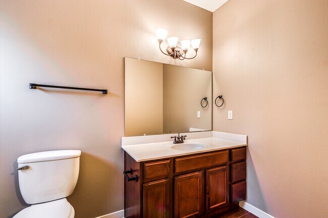 Building Photo - Home For Rent - Beautiful Single Story Hom...