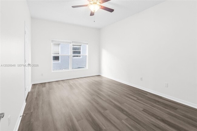 Building Photo - 434 Castlemain Cir