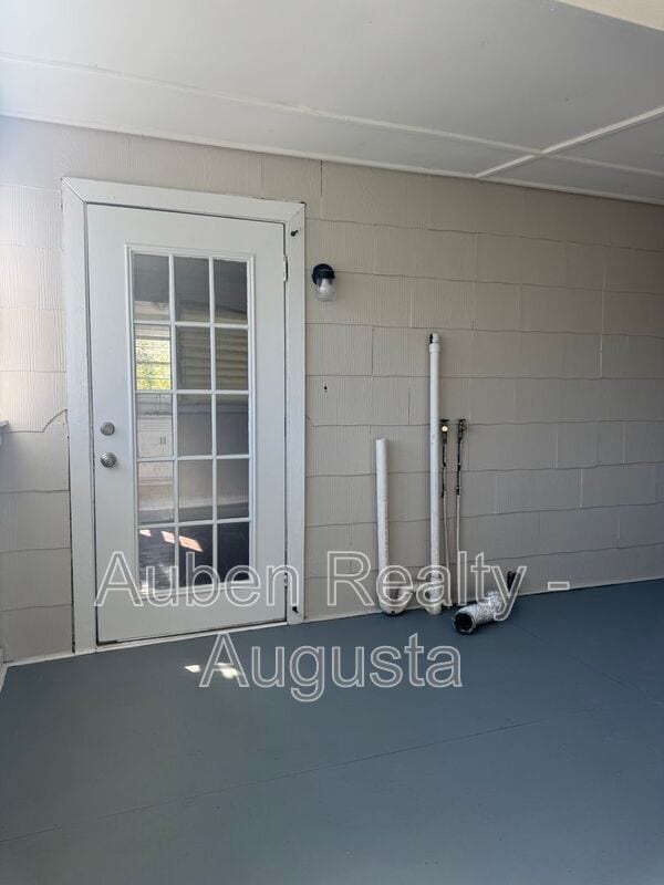 Building Photo - 1547 Heath St