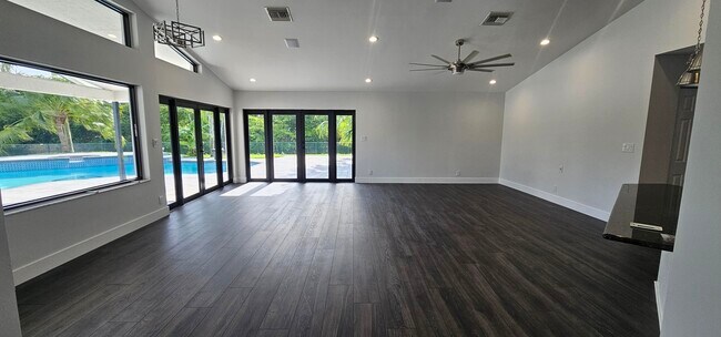 Building Photo - 21046 N Sweetwater Ln