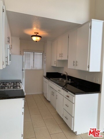 Building Photo - 4353 Coldwater Canyon Ave