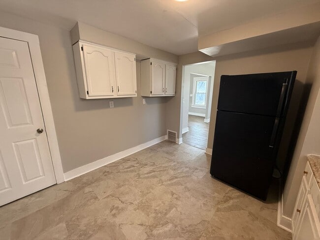 Building Photo - 4503 E 126th St