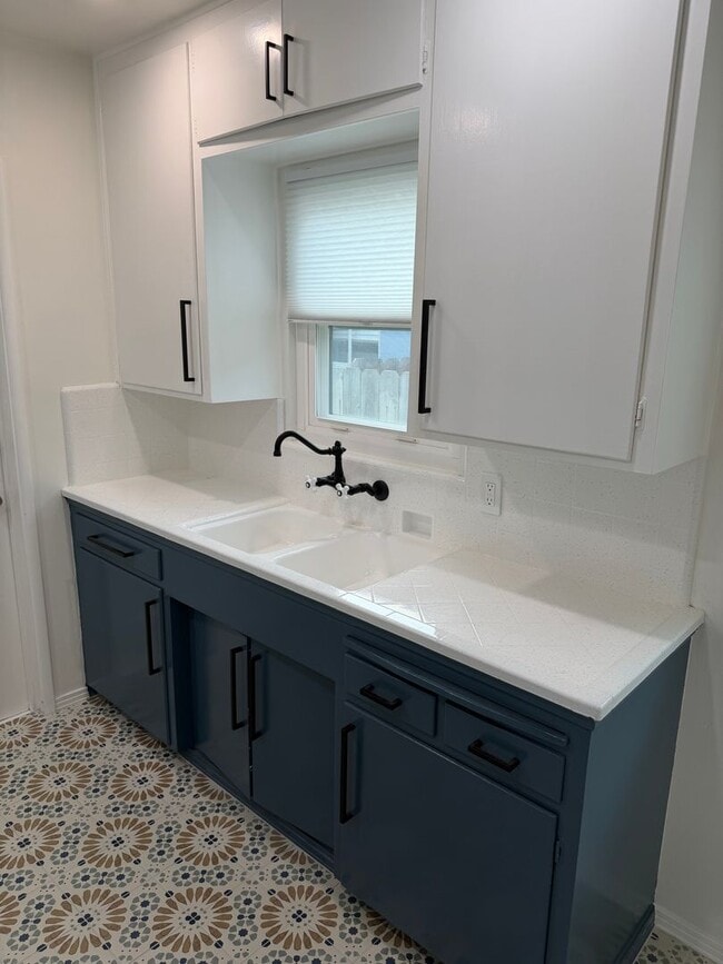 Building Photo - 4566 Muir Ave