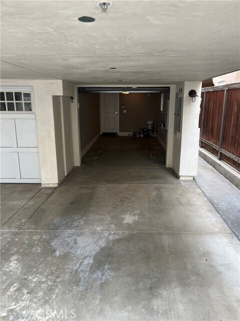 Building Photo - 606 Marigold Ave