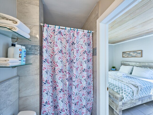 Building Photo - 1214 E Atlantic Ave