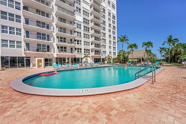 Building Photo - 405 N Ocean Blvd