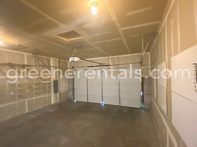 Building Photo - Lacey 4BD/2.5BA Beautiful Home Close to 1-...
