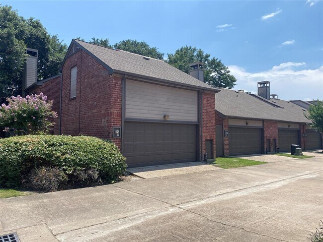 Building Photo - 7447 Cambridge St