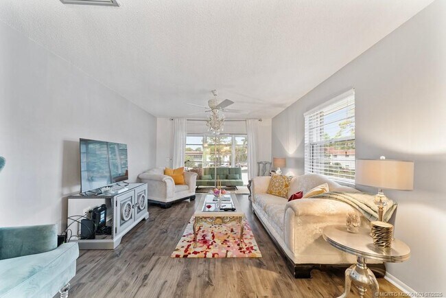 Building Photo - 2600 SE Ocean Blvd