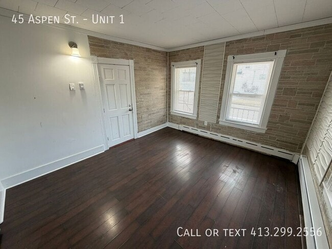 Building Photo - 45 Aspen St