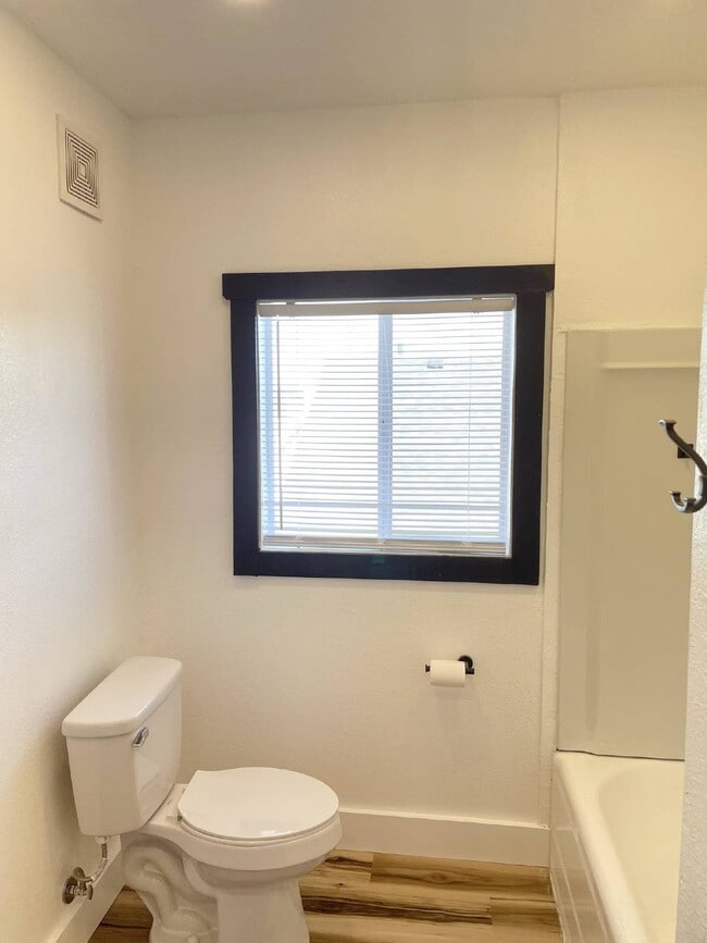 Building Photo - 111 16th Ave S