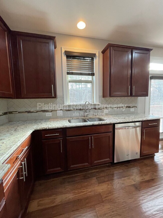 Building Photo - 600 Belton Ct