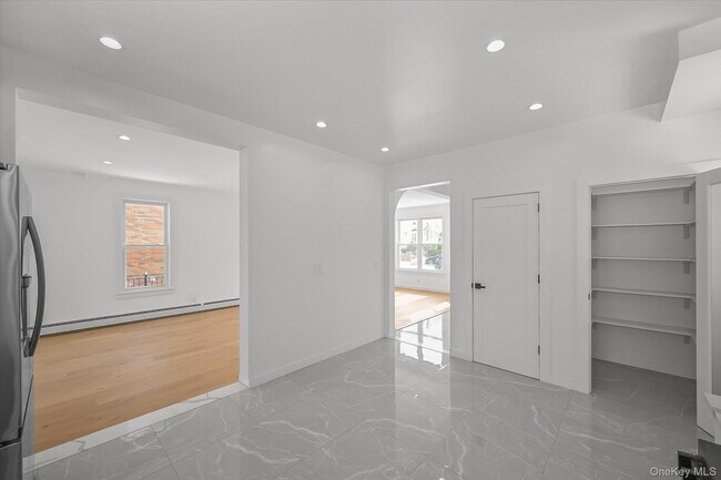 Building Photo - 154-25 13th Ave