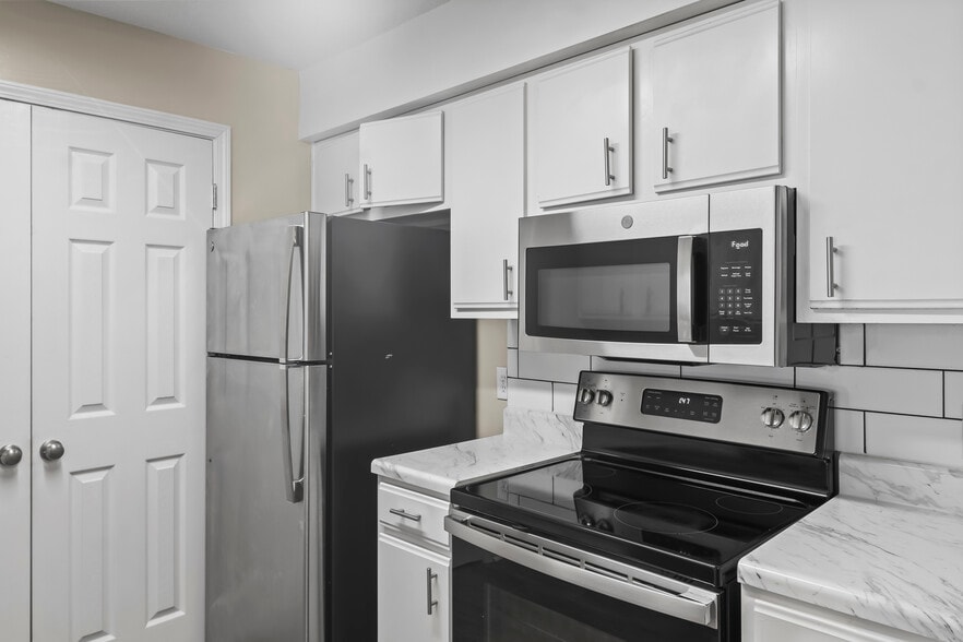 Primary Photo - The Tarragon Apartments