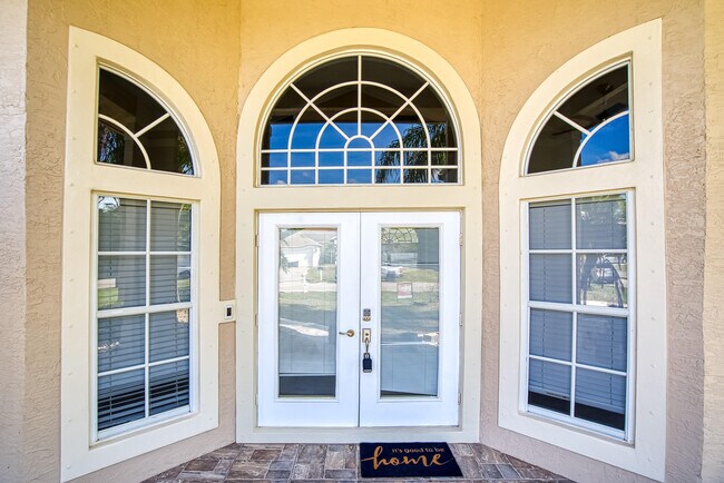 Building Photo - 2962 SW Coastal Terrace