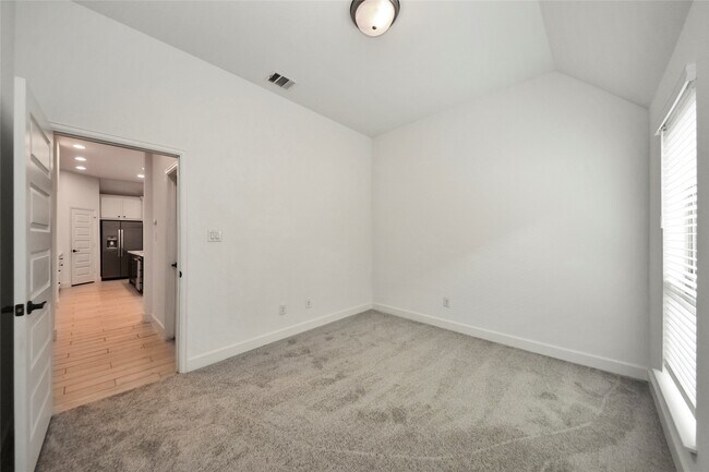 Building Photo - 2130 Coyote Run Dr