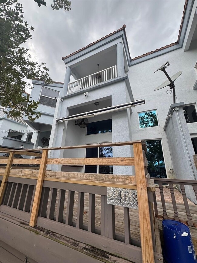 Building Photo - 2408 NE 135th St