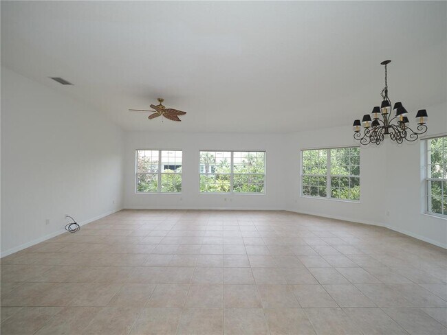 Building Photo - 408 Triano Cir