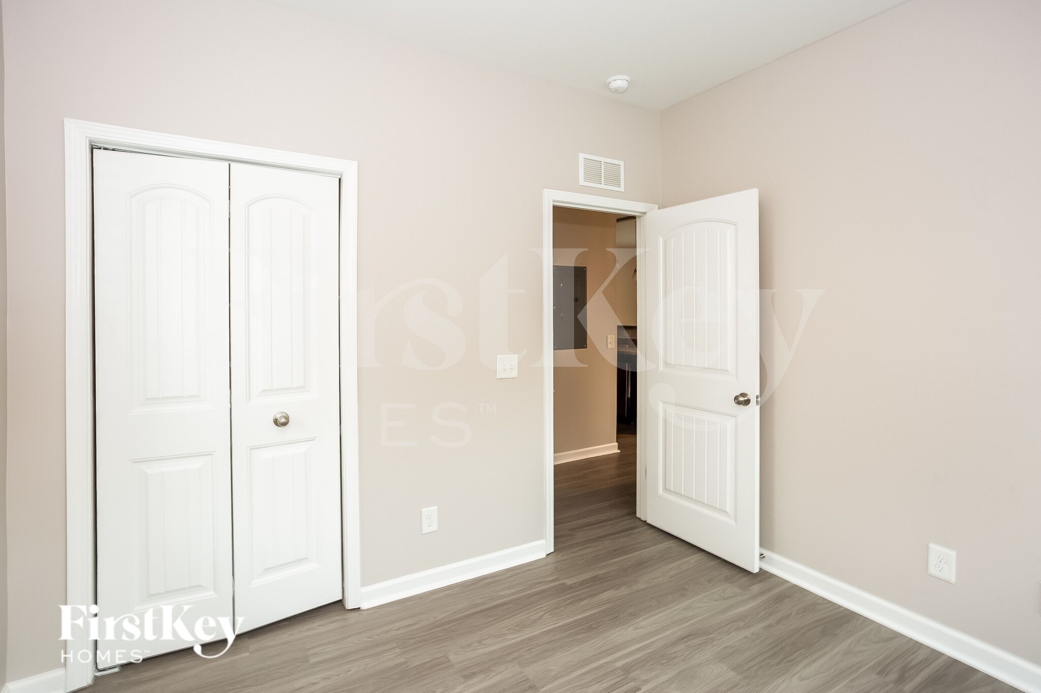 Building Photo - 161 Princess Ave SW