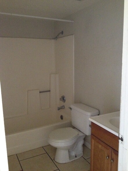 Building Photo - 338 N 23rd St