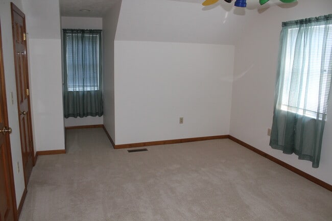 Building Photo - 168 Stewart Hills Dr
