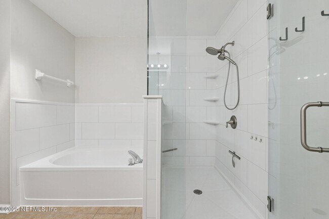 Building Photo - 2688 Glenhaven Dr